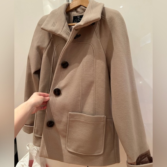 Trench Coat Beige/Cream Colour in Perfect Condition - Picture 3 of 4